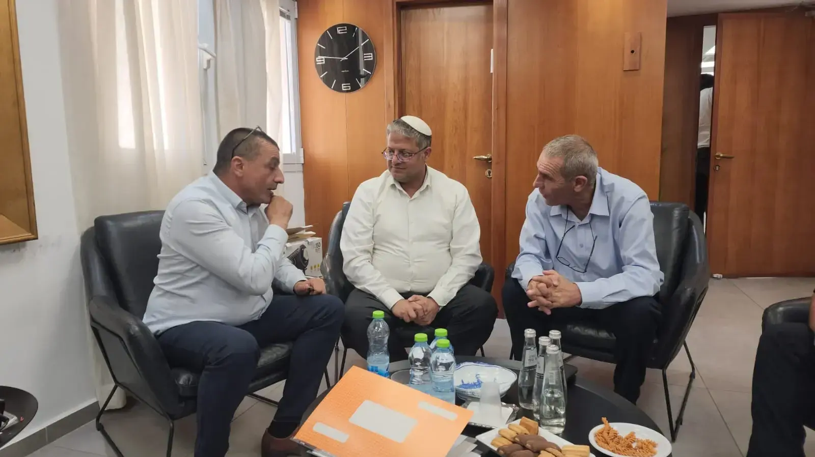 השר בן גביר מארח את ראש מועצת ירכא סלמאן מולא וחבר הכנסת לשעבר פטין מולא השר בן גביר מארח את ראש מועצת ירכא סלמאן מולא וחבר הכנסת לשעבר פטין מולא