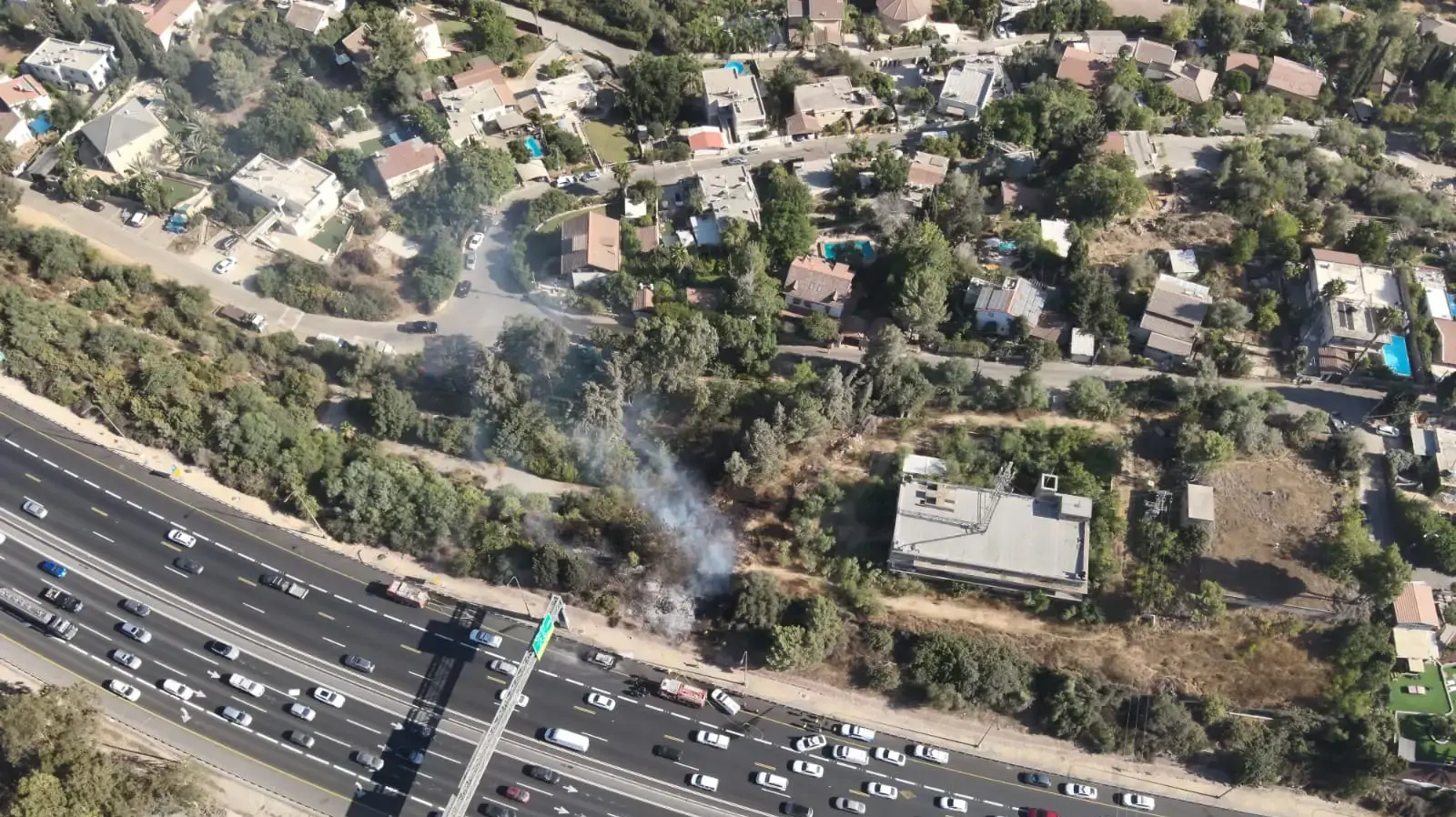 שריפת רכב בכביש 1, והתפשטות אש לכיוון היישוב שואבה
שריפת רכב בכביש 1, והתפשטות אש לכיוון היישוב שואבה