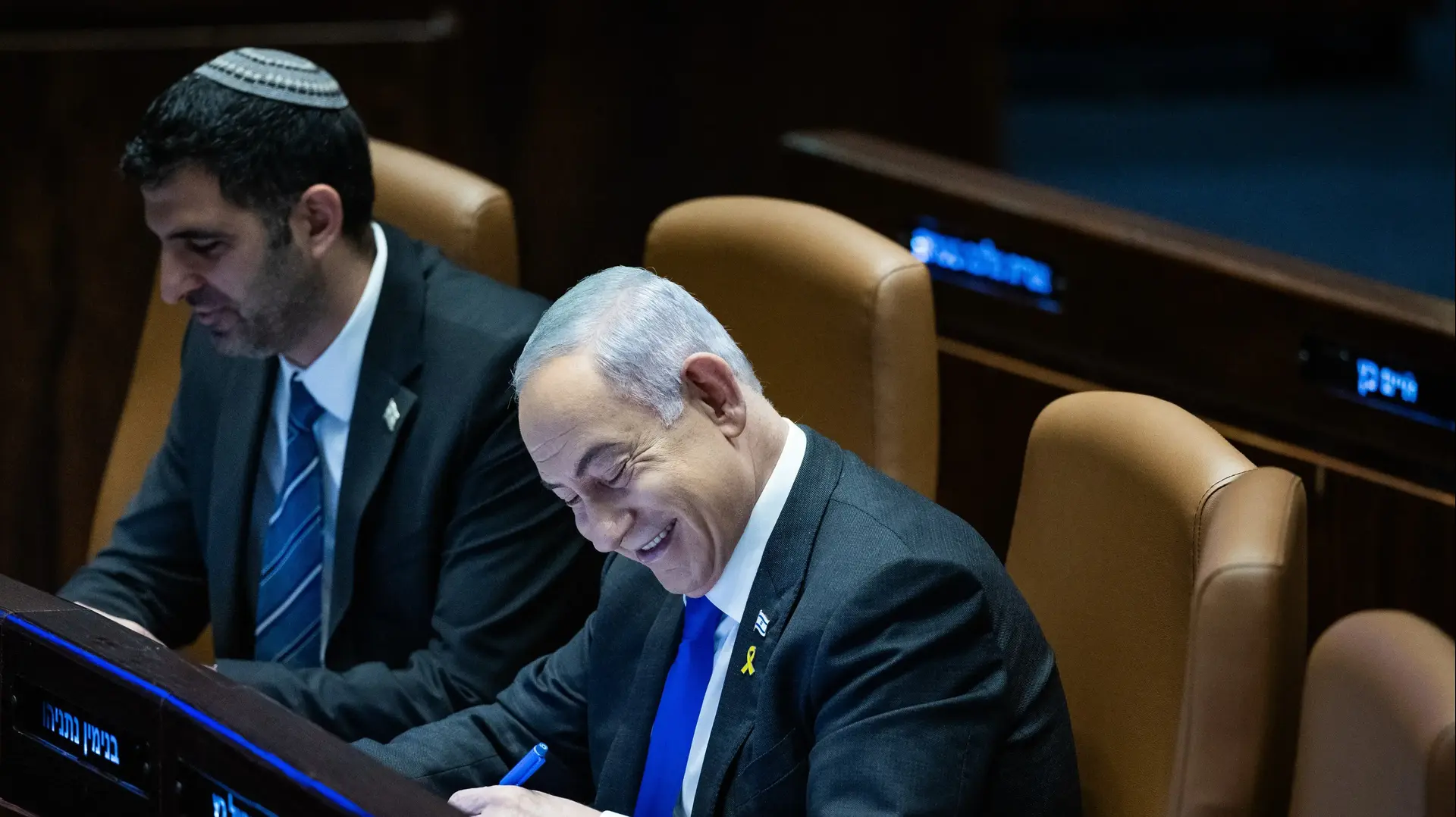 ראש ממשלת ישראל בנימין נתניהו בדיון 40 חתימות באולם המליאה של הכנסת
17 ביולי 2024 ראש ממשלת ישראל בנימין נתניהו בדיון 40 חתימות באולם המליאה של הכנסת
17 ביולי 2024