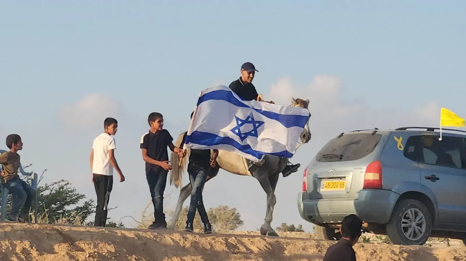 "כולנו מתרגשים": בנגב חגגו את שחרורו של פרחאן מהשבי 31 באוגוסט 2024 "כולנו מתרגשים": בנגב חגגו את שחרורו של פרחאן מהשבי 31 באוגוסט 2024