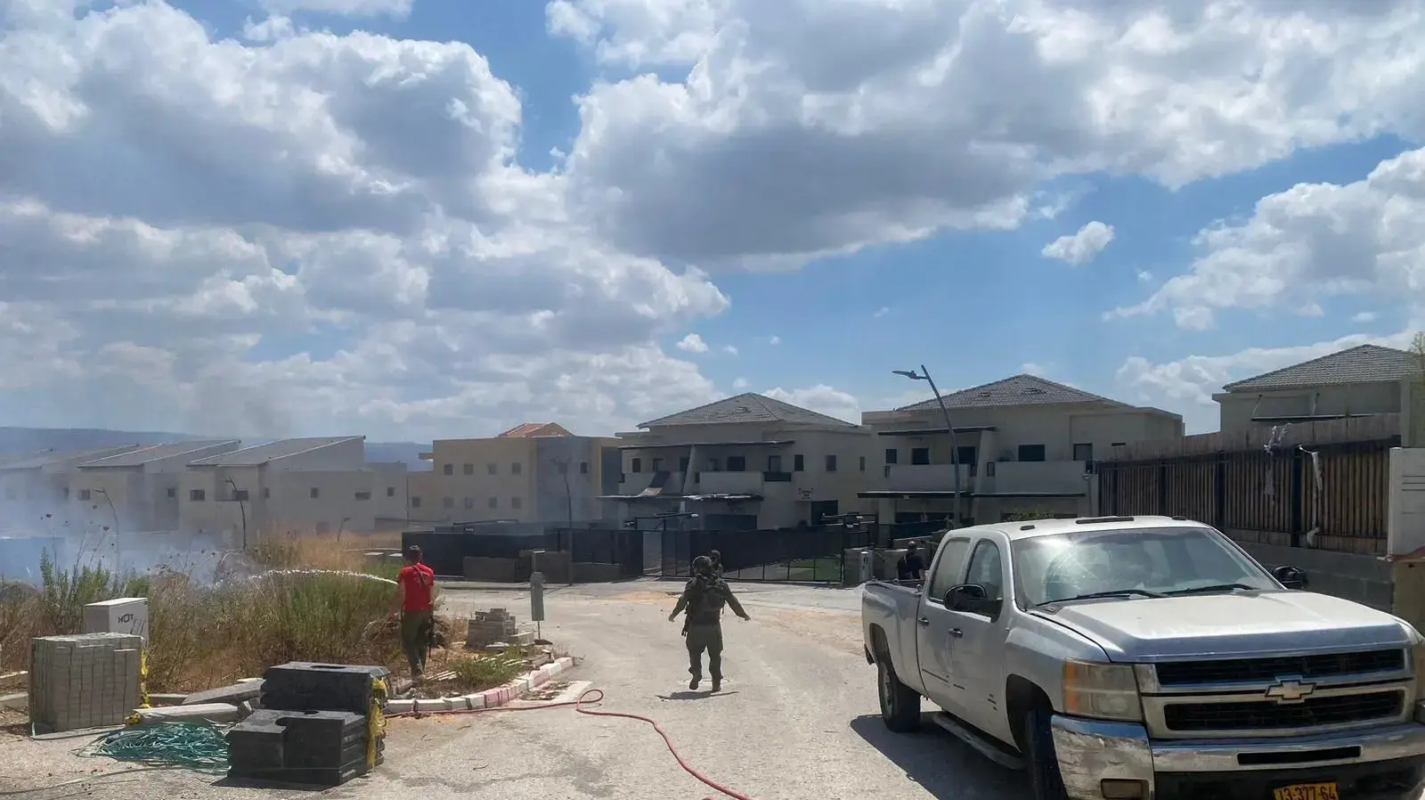 צוותים בקריית שמונה לאחר המטח הכבד צוותים בקריית שמונה לאחר המטח הכבד