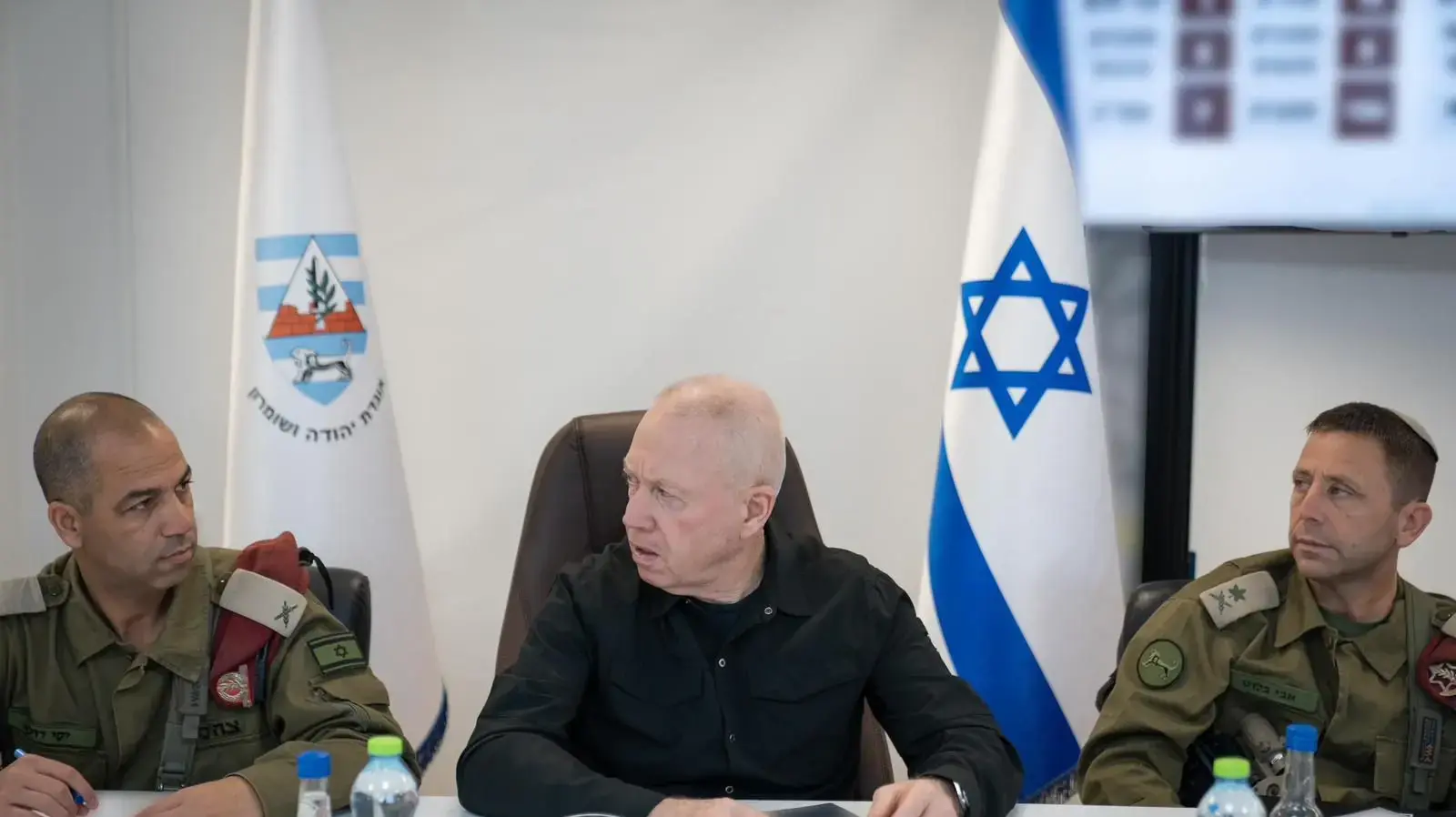 גלנט ביקר בשומרון: "צריך לשים סוף להתעוררות הטרור שמגיעה במכוניות תופת" גלנט ביקר בשומרון: "צריך לשים סוף להתעוררות הטרור שמגיעה במכוניות תופת"
