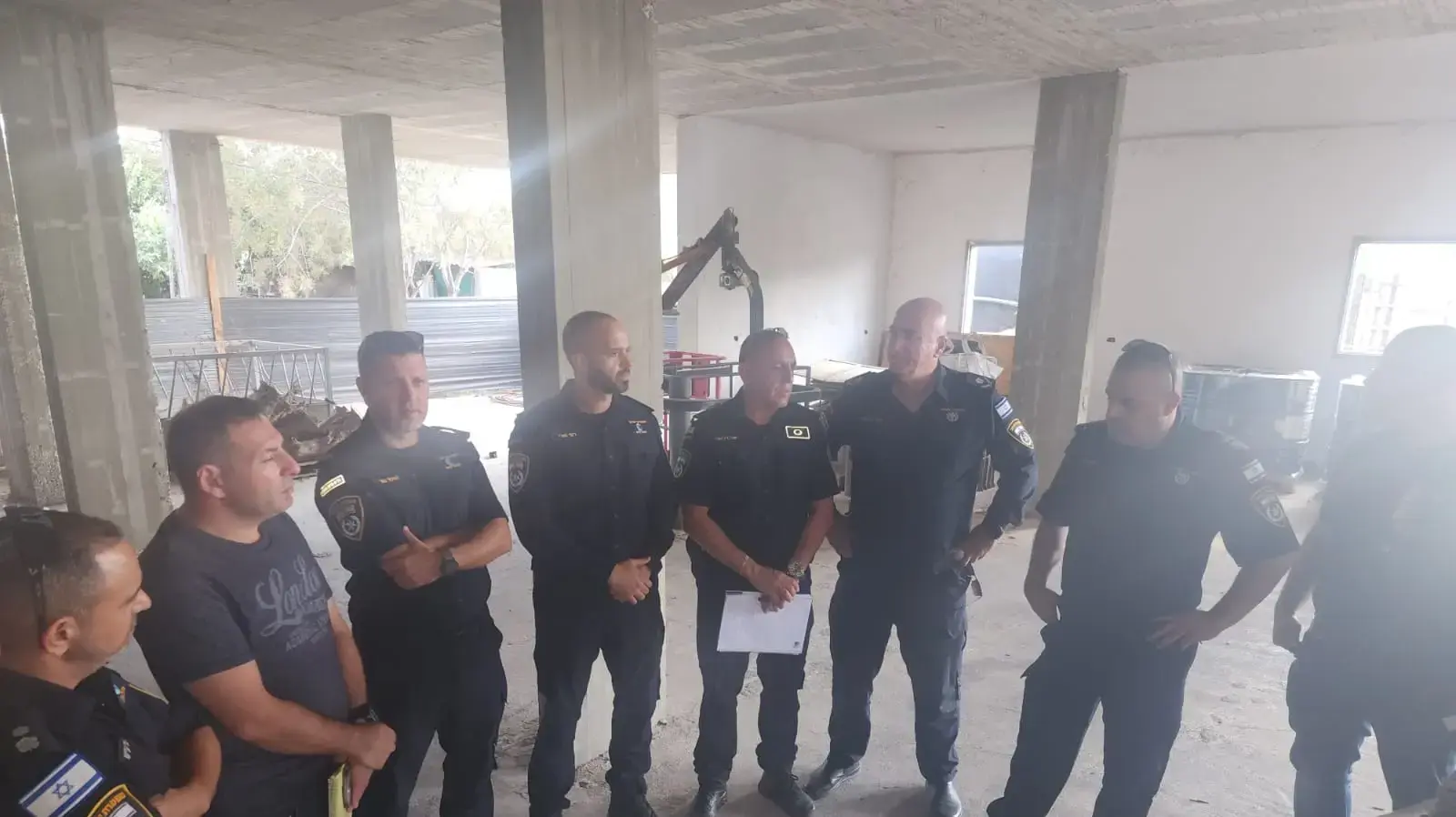 חוקרי המשטרה בזרזיר, בביתם של הילדים שמתו, על פי החשד מהרעלה, 6 בספטמבר 2024