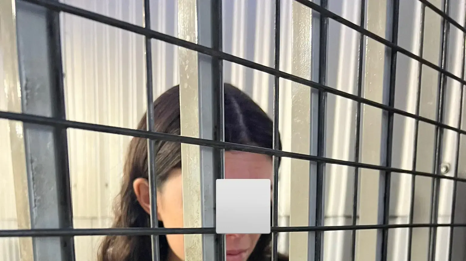 הצעירה החשודה בזריקת חול על השר איתמר בן גביר הצעירה החשודה בזריקת חול על השר איתמר בן גביר