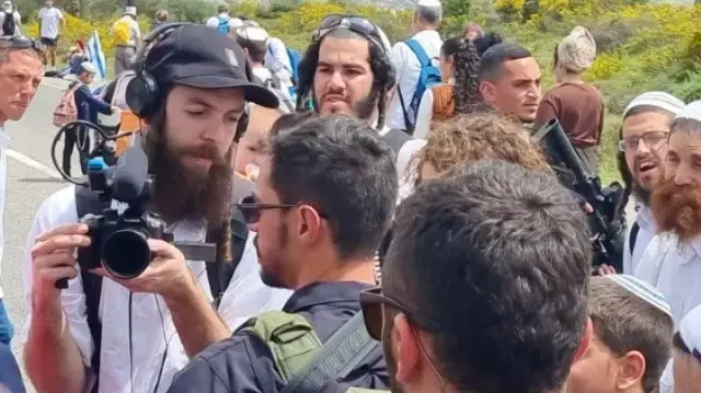 אברהם שפירא, תושב יצהר בשומרון. אברהם שפירא, תושב יצהר בשומרון.