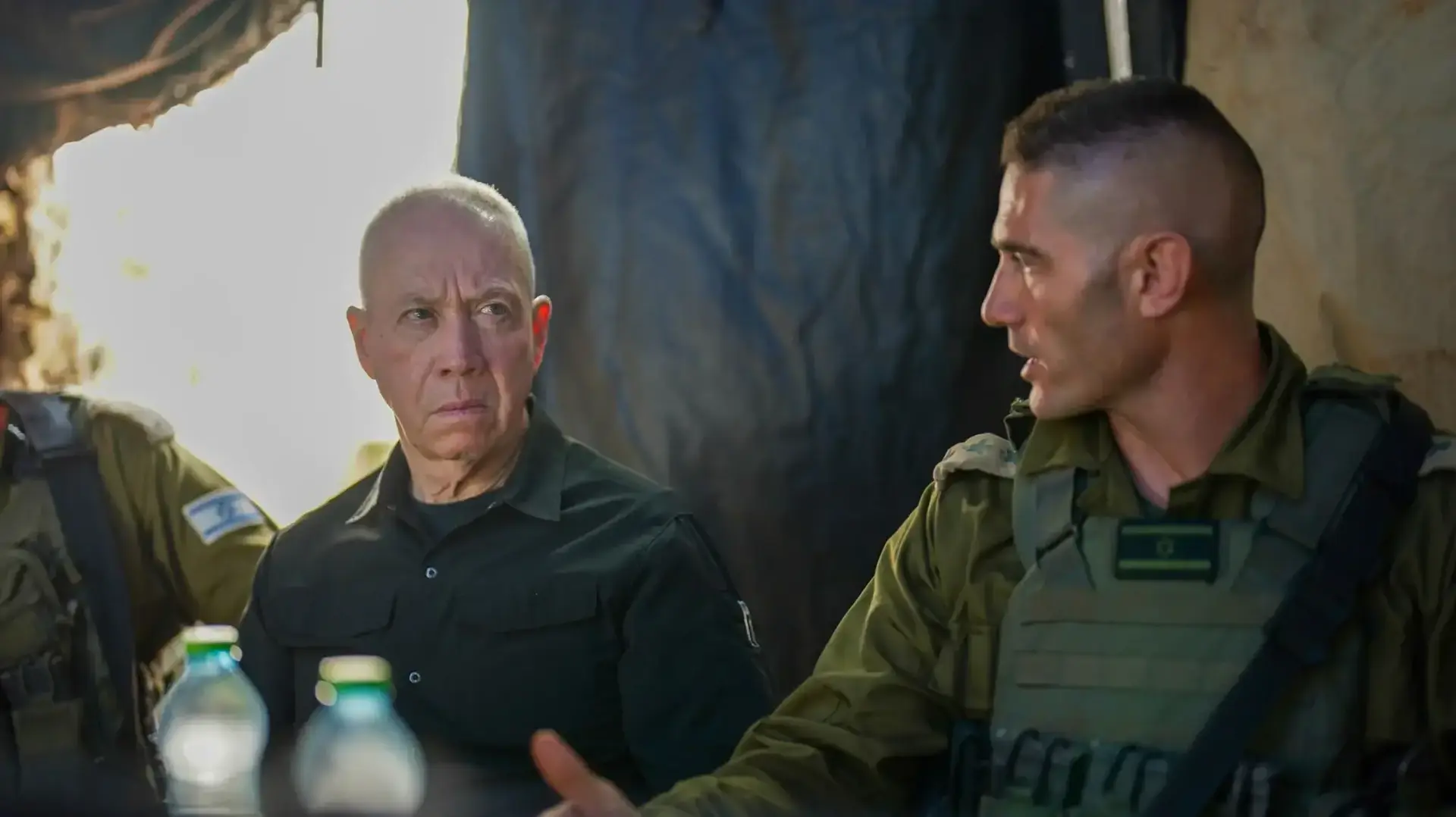 שר הביטחון גלנט בסיכום תרגיל המדמה לחימה קרקעית בשטח לבנון שר הביטחון גלנט בסיכום תרגיל המדמה לחימה קרקעית בשטח לבנון