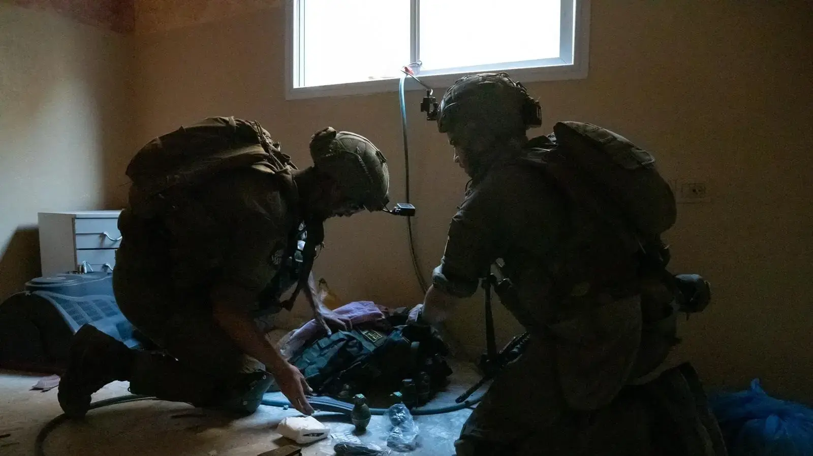 אמל"ח שאותר בשכונת תל סולטאן אמל"ח שאותר בשכונת תל סולטאן