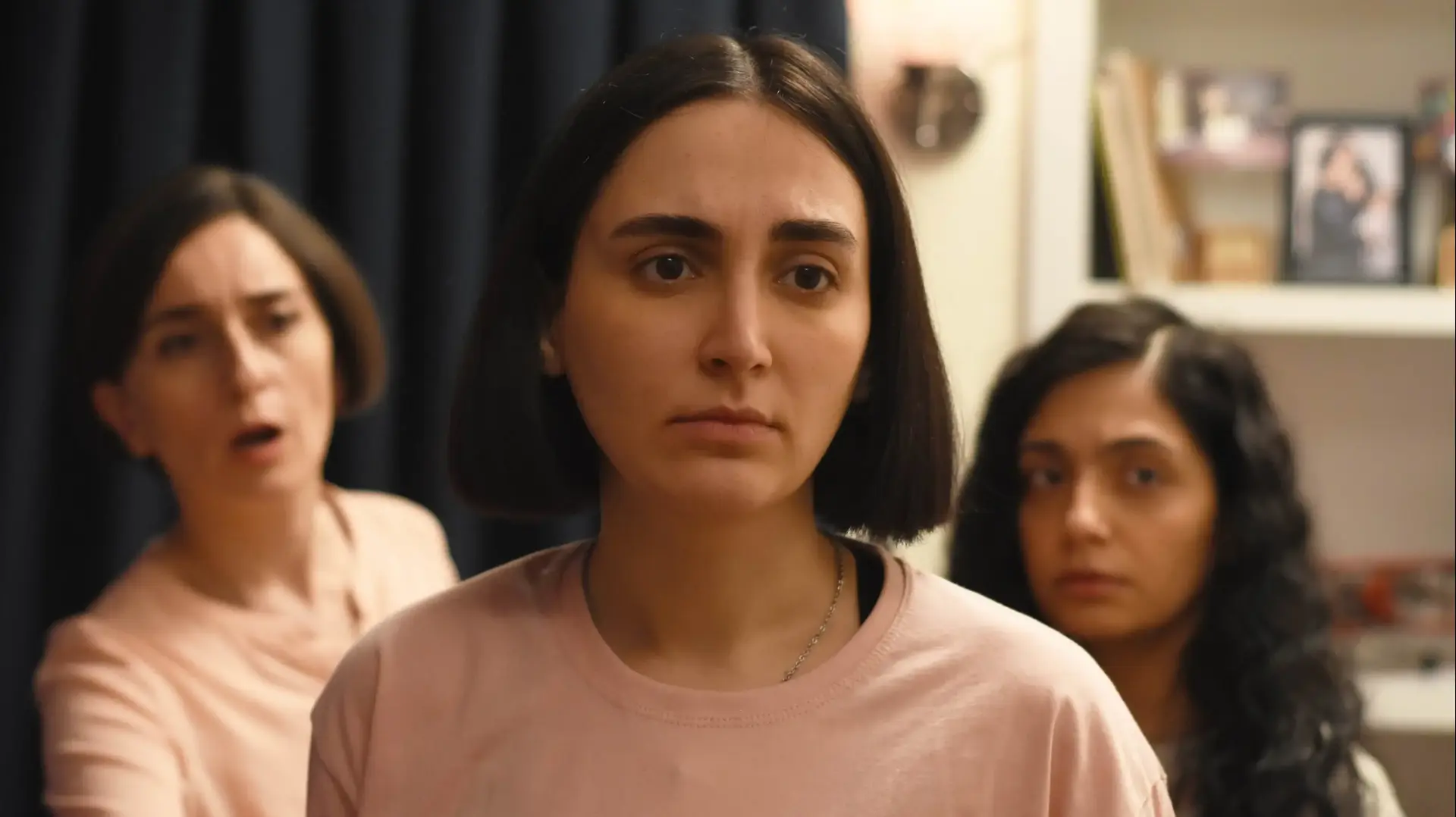טריילר לסרט "זרע התאנה הקדושה" טריילר לסרט "זרע התאנה הקדושה"