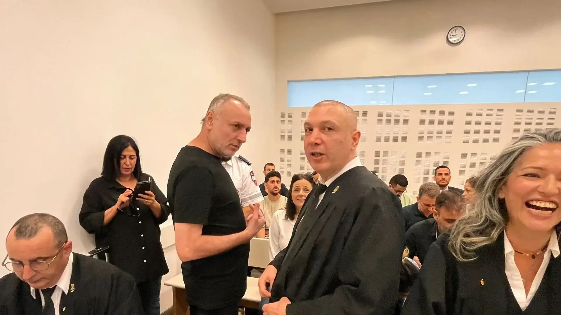 מני אסייג והעו״ד שי גלילי בקדם משפט שקמה ברסלר נגד טלי גוטליב, בימ"ש מחוזי מרכז .17 בספטמבר 2024 מני אסייג והעו״ד שי גלילי בקדם משפט שקמה ברסלר נגד טלי גוטליב, בימ"ש מחוזי מרכז .17 בספטמבר 2024