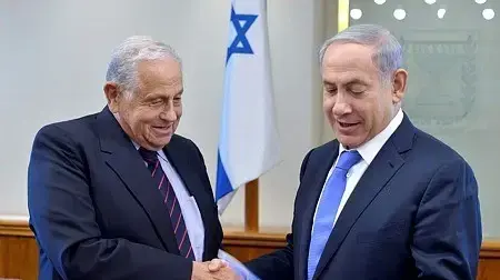 יוסף צ'חנובר מגיש לראש הממשלה נתניהו דו"ח הצוות לבחינה וליישום הדוח השני של הוועדה הציבורית לבדיקת האירוע הימי-ועדת טירקל. 2015 יוסף צ'חנובר מגיש לראש הממשלה נתניהו דו"ח הצוות לבחינה וליישום הדוח השני של הוועדה הציבורית לבדיקת האירוע הימי-ועדת טירקל. 2015