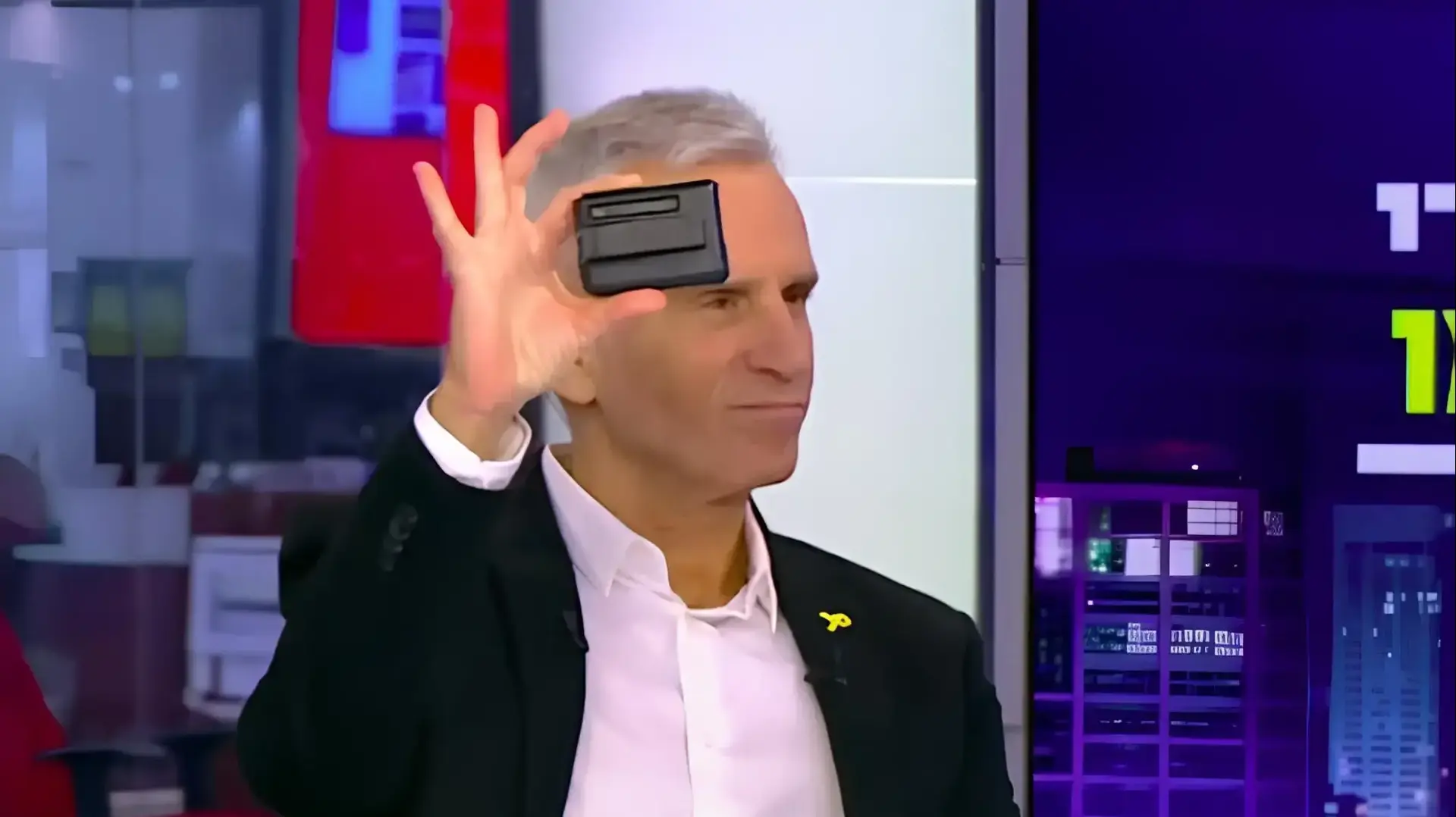 אברי גלעד, "אברי ושרקי", קשת 12, 17 בספטמבר 2024 אברי גלעד, "אברי ושרקי", קשת 12, 17 בספטמבר 2024