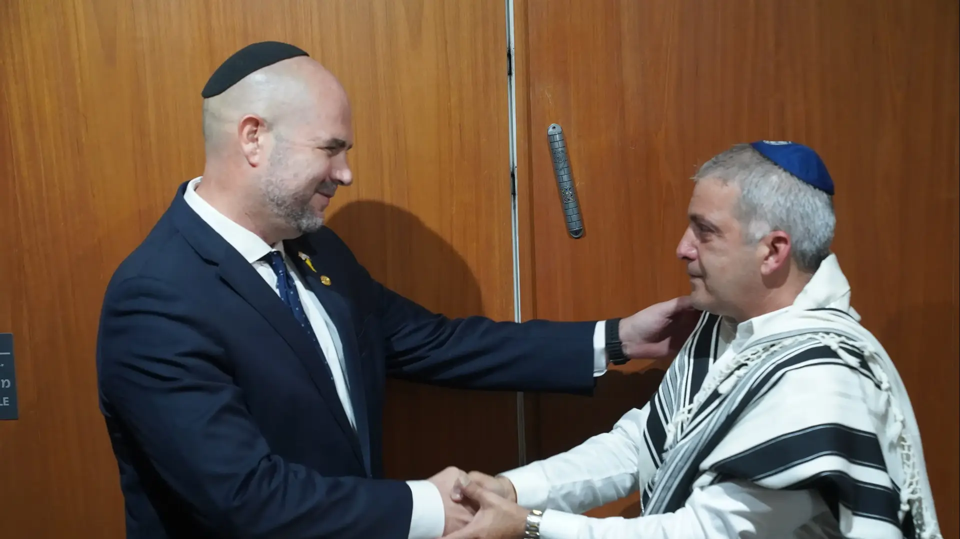 נשיא פרגוואי סנטיאגו פנייה: בדצמבר הקרוב אפתח את שגרירות פרגוואי בירושלים״. 18 בספטמבר 2024 נשיא פרגוואי סנטיאגו פנייה: בדצמבר הקרוב אפתח את שגרירות פרגוואי בירושלים״. 18 בספטמבר 2024