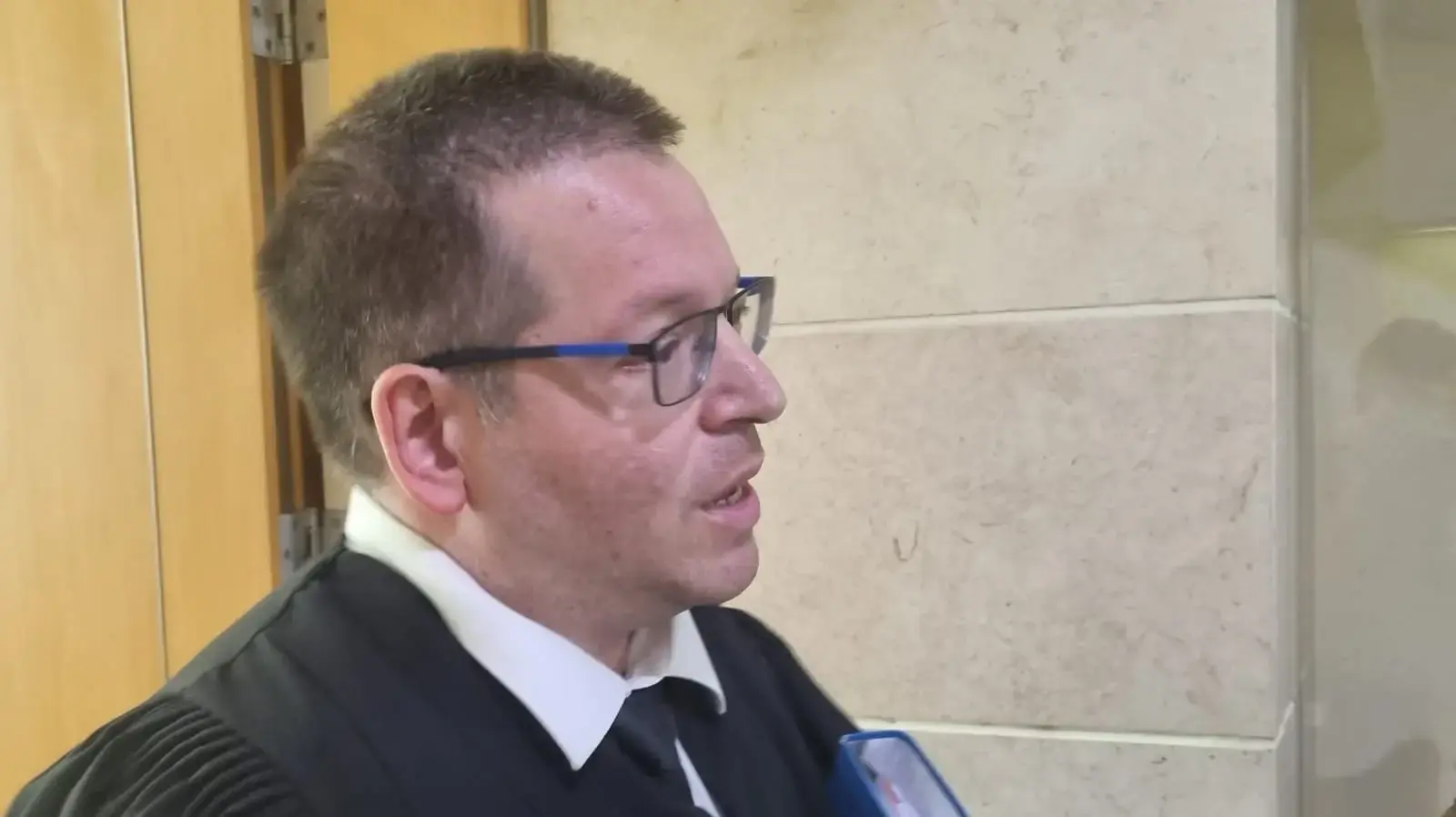 עו"ד אייל בסרגליק, הגשת כתב אישום נגד אזרח ישראלי בגין גיוסו על ידי גורמי מודיעין באיראן לקידום התנקשות באישים ישראליים, בימ"ש מחוזי ב"ש, 19 בספטמבר 2024 עו"ד אייל בסרגליק, הגשת כתב אישום נגד אזרח ישראלי בגין גיוסו על ידי גורמי מודיעין באיראן לקידום התנקשות באישים ישראליים, בימ"ש מחוזי ב"ש, 19 בספטמבר 2024