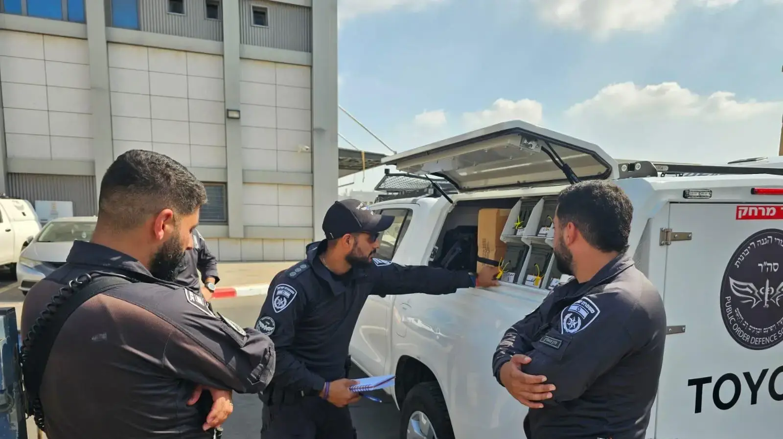מבצע "בלימת חירום" לתפיסת כלי נשק ואמצעי לחימה בנגב מבצע "בלימת חירום" לתפיסת כלי נשק ואמצעי לחימה בנגב