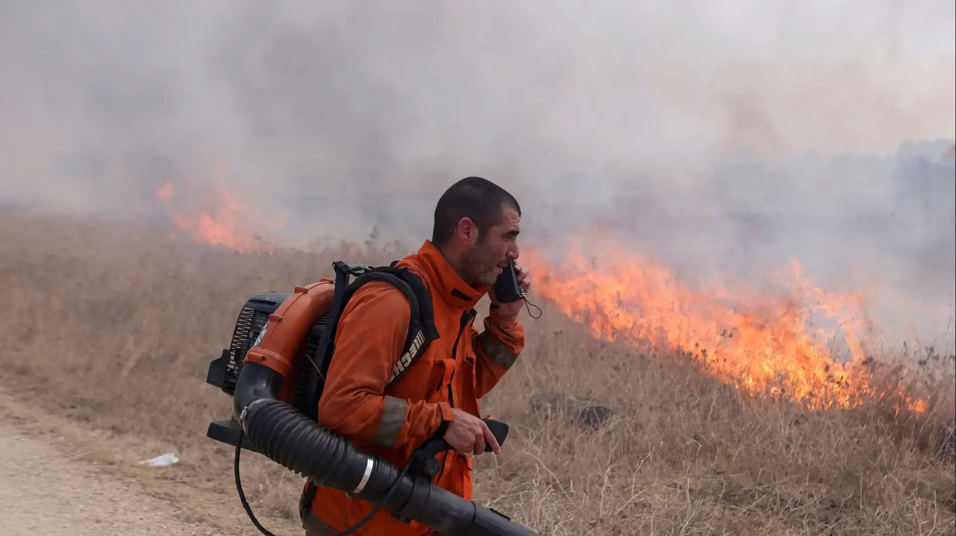 כיבוי שריפה בגליל בעקבות ירי רקטות מלבנון, 20 בספטמבר 2024 כיבוי שריפה בגליל בעקבות ירי רקטות מלבנון, 20 בספטמבר 2024
