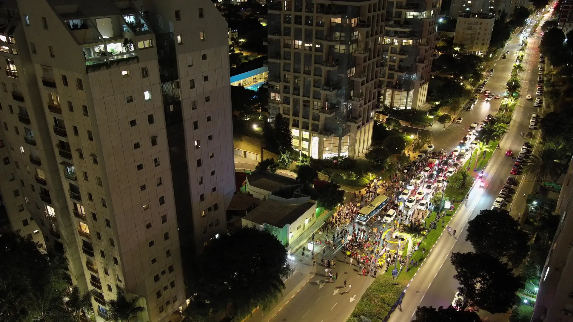 משפחות החטופים ליד ביתו של גדעון סער21 ספטמבר 2024 משפחות החטופים ליד ביתו של גדעון סער21 ספטמבר 2024