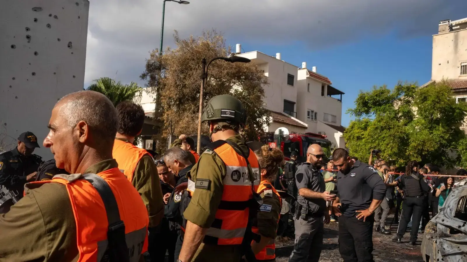 פעילות אנשי פיקוד העורף בזירת הנפילה בקריית ביאליק. 22 בספטמבר 2024 פעילות אנשי פיקוד העורף בזירת הנפילה בקריית ביאליק. 22 בספטמבר 2024