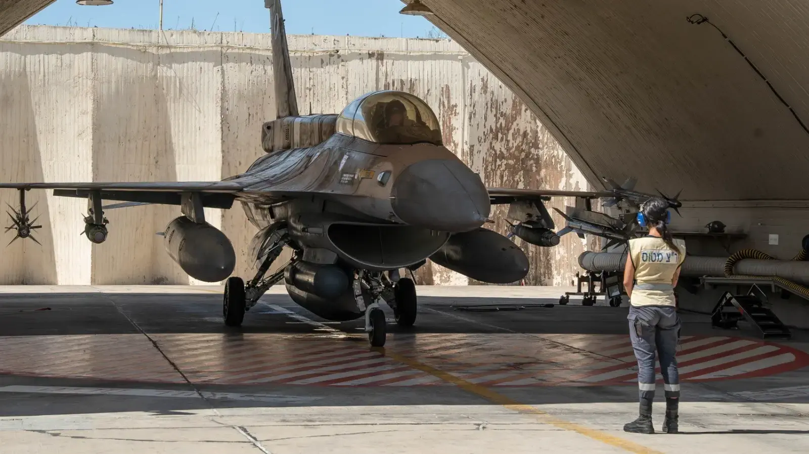 מטוסי קרב וכלי טיס מכלל בסיסי חיל האוויר. 23 בספטמבר 2024 מטוסי קרב וכלי טיס מכלל בסיסי חיל האוויר. 23 בספטמבר 2024