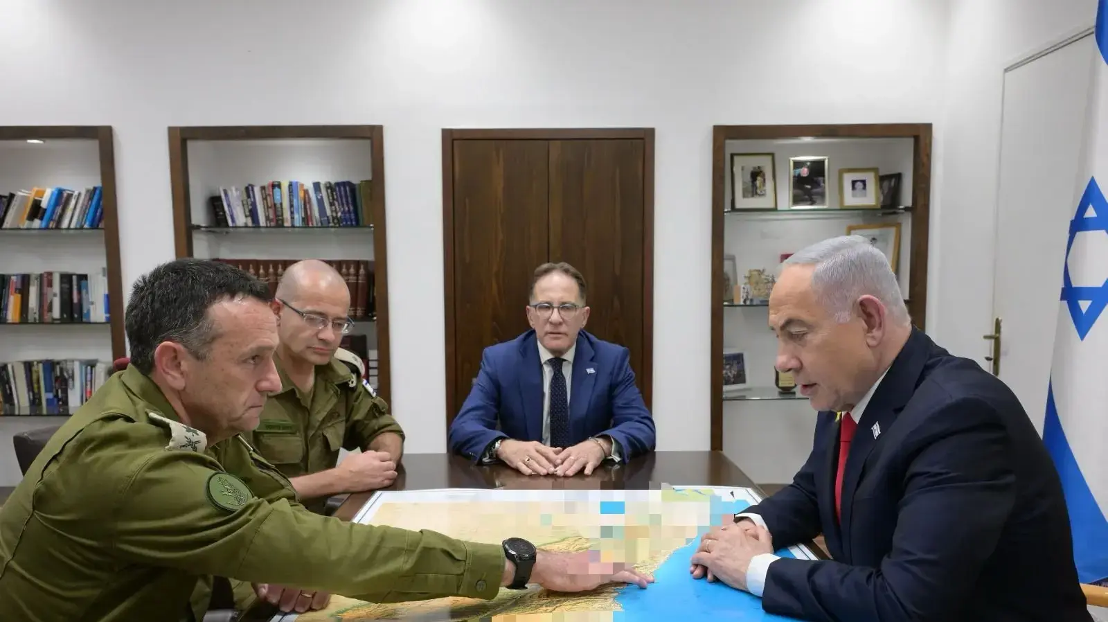 ראש הממשלה והרמטכ"ל בקרייה, תל אביב ,24 בספטמבר 2024
ראש הממשלה והרמטכ"ל בקרייה, תל אביב ,24 בספטמבר 2024