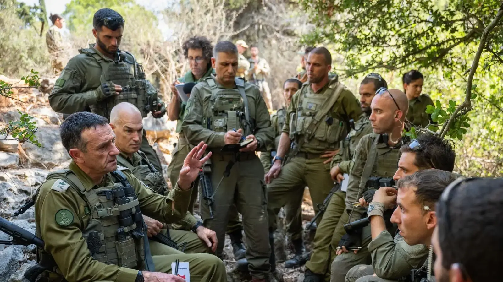 הרמטכ״ל בתרגיל בצפון: ״אנחנו לא עוצרים,אנחנו מתכוננים לתמרון״ הרמטכ״ל בתרגיל בצפון: ״אנחנו לא עוצרים,אנחנו מתכוננים לתמרון״