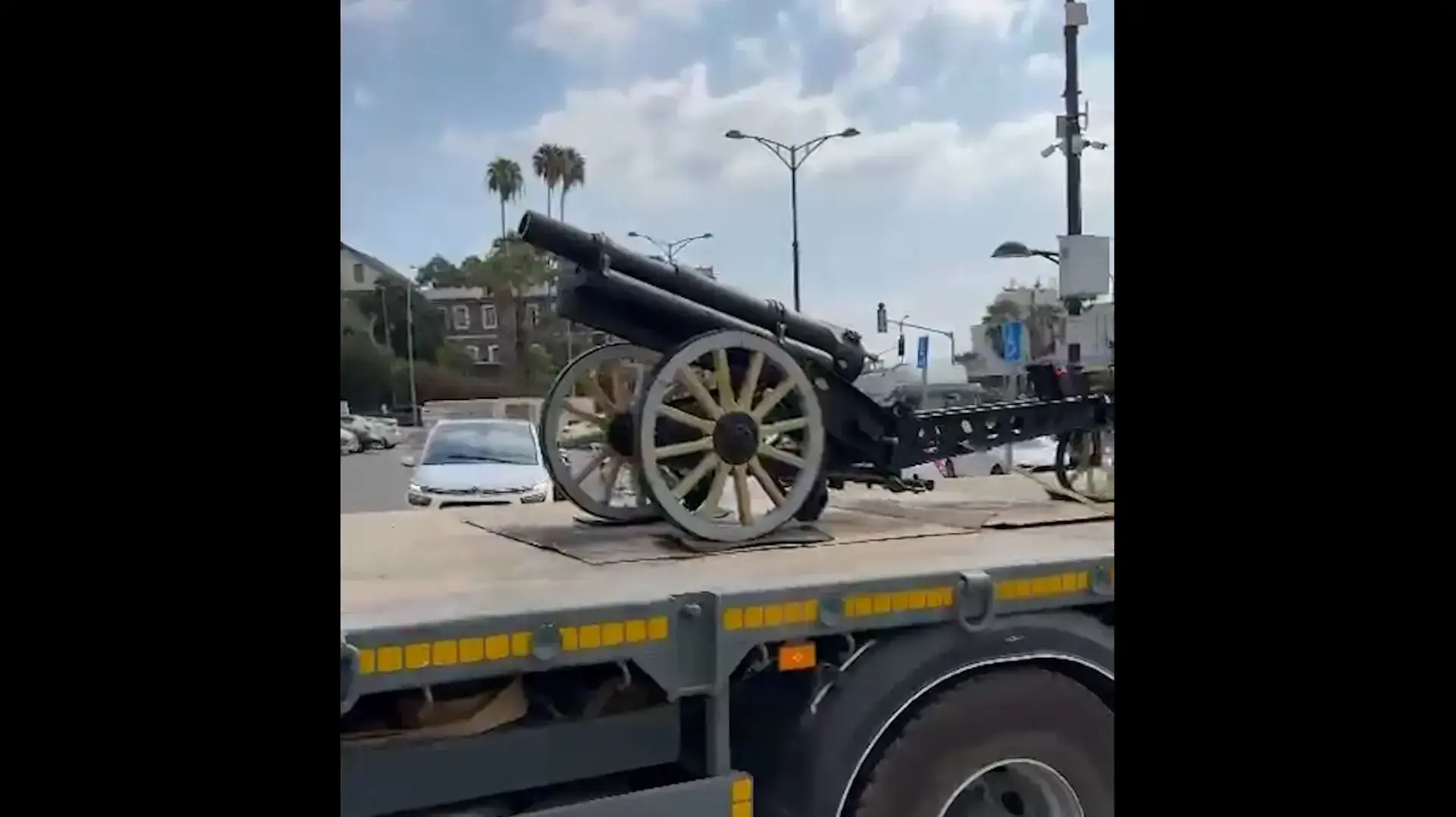 טברייני ותיק יזם- מנהל המוסך הצבאי שיפץ  את התותח הישן ושב לכיכר העיר