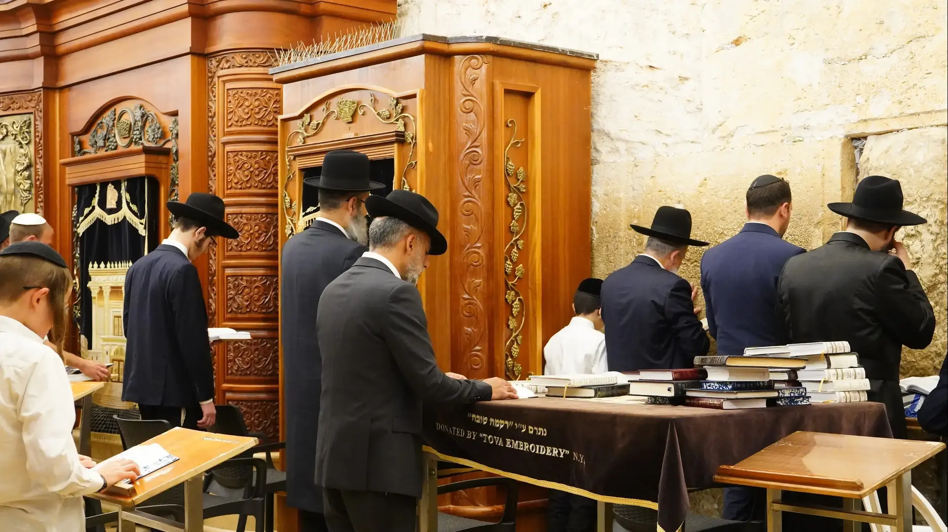 יהודים דתיים מתפללים יהודים דתיים מתפללים