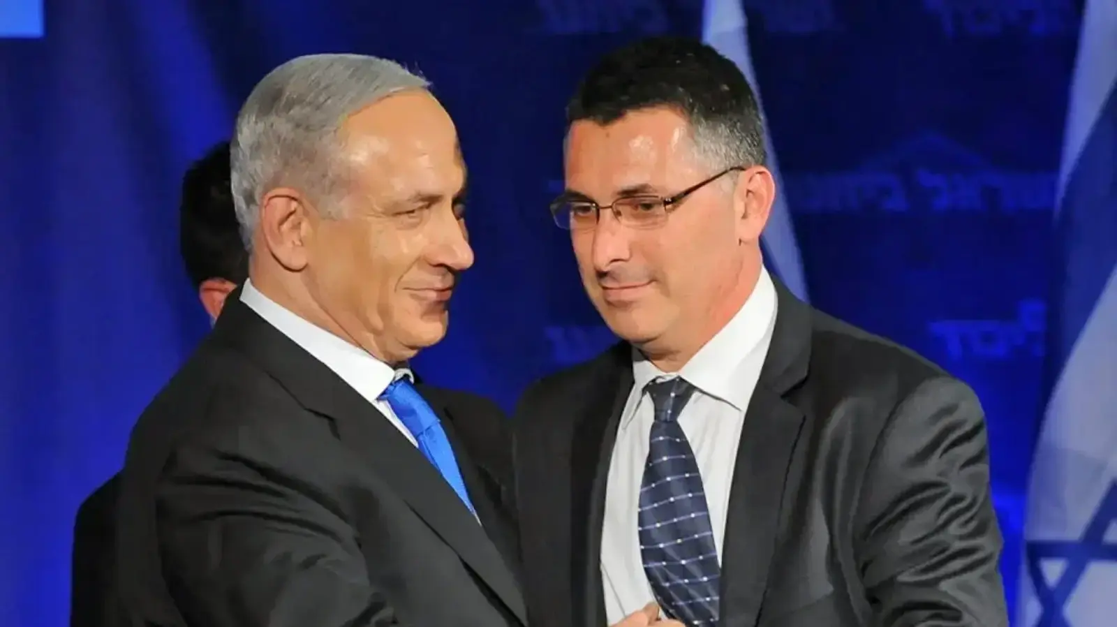 בנימין נתניהו וגדעון סער במפלגת הליכוד לאחר פרסום תוצאות המדגם, 22 בינואר 2013 בנימין נתניהו וגדעון סער במפלגת הליכוד לאחר פרסום תוצאות המדגם, 22 בינואר 2013