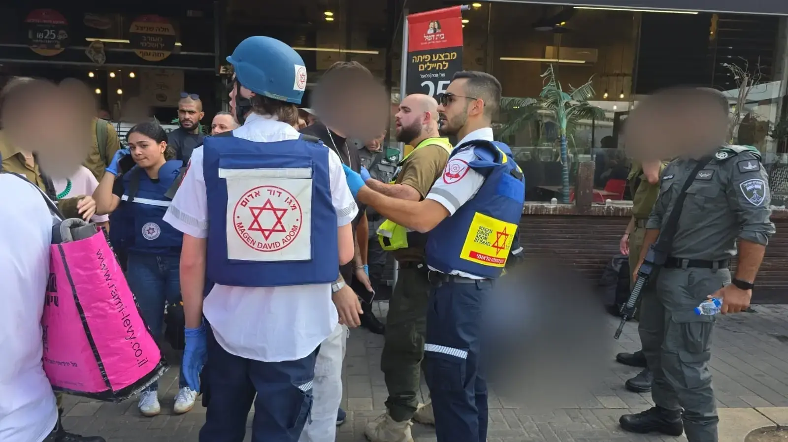 זירת פיגוע, תחנה מרכזית באר שבע, 6 באוקטובר 2024 זירת פיגוע, תחנה מרכזית באר שבע, 6 באוקטובר 2024