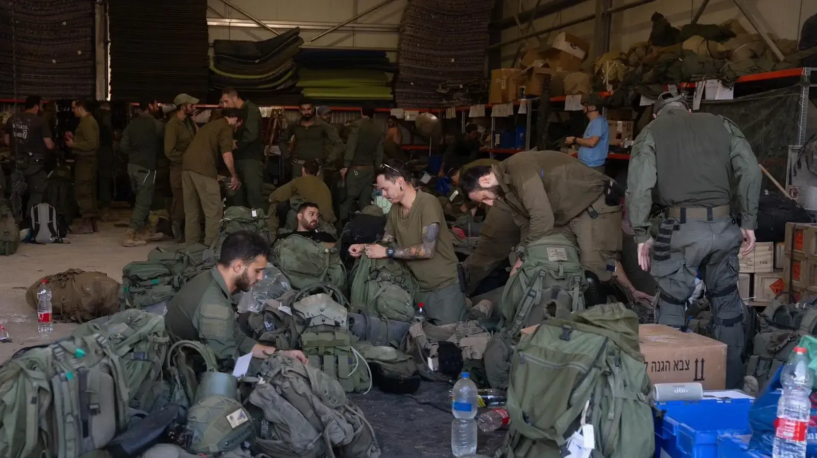 כוחות עוצבת ׳הגליל׳ (91) ובהם לוחמי חטיבות המילואים אלכסנדרוני (3), ‘הזקן’ (8) והנח״ל הצפונית (228) החלו בפעילות קרקעית ממוקדת ומתוחמת בדרום לבנון כוחות עוצבת ׳הגליל׳ (91) ובהם לוחמי חטיבות המילואים אלכסנדרוני (3), ‘הזקן’ (8) והנח״ל הצפונית (228) החלו בפעילות קרקעית ממוקדת ומתוחמת בדרום לבנון
