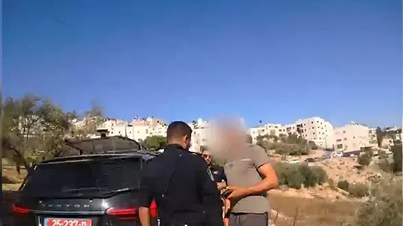 תיעוד: מעצר אחד החשודים תיעוד: מעצר אחד החשודים