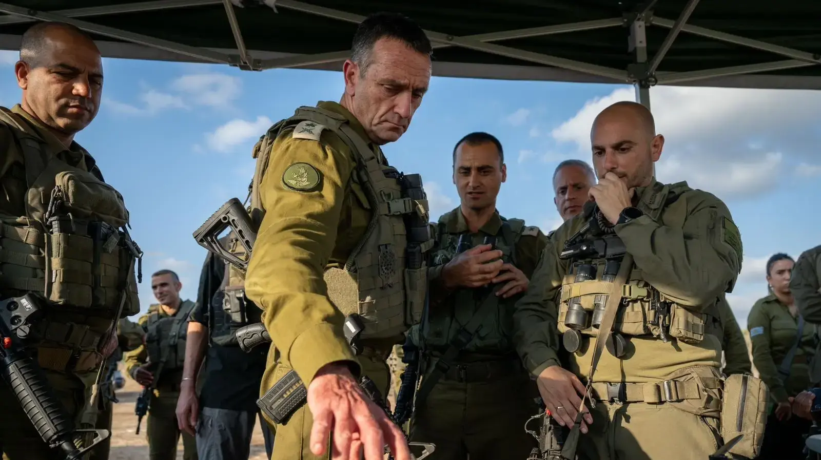 הרמטכ"ל, רב אלוף הרצי הלוי, בהערכת מצב ביהודה ושומרון. 7 באוקטובר 2024 הרמטכ"ל, רב אלוף הרצי הלוי, בהערכת מצב ביהודה ושומרון. 7 באוקטובר 2024