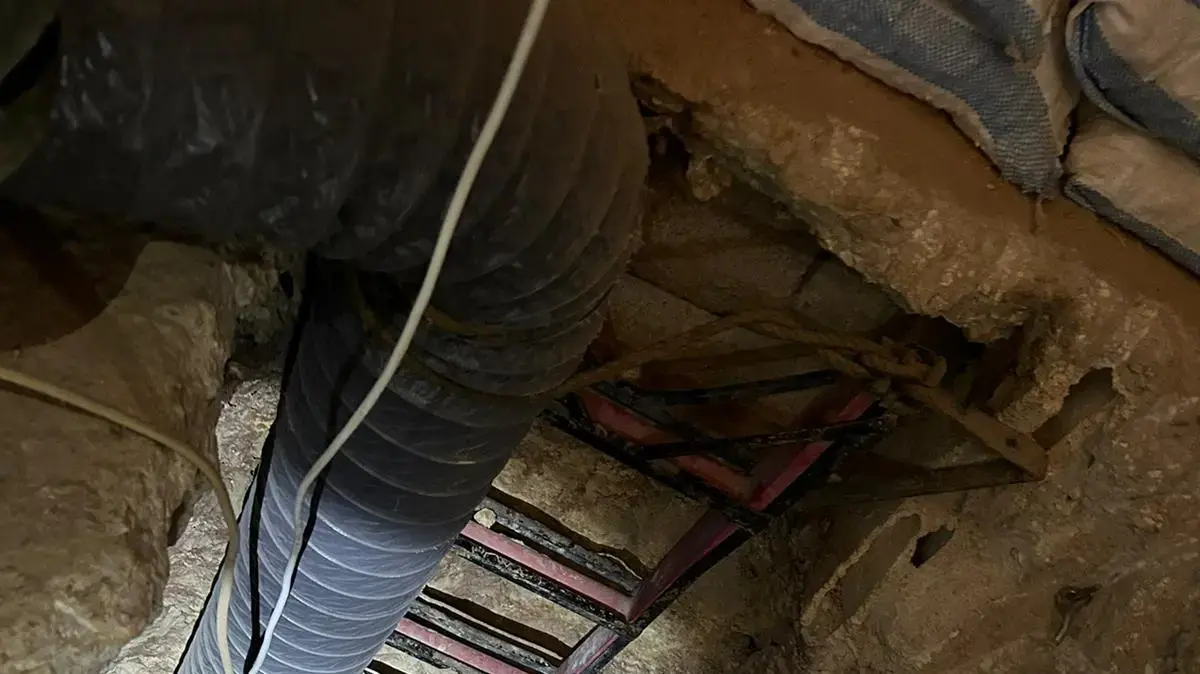 הושמד מחסן אמצעי לחימה בעומק של כ-7 מטרים בבית מגורים בלב דרום לבנון הושמד מחסן אמצעי לחימה בעומק של כ-7 מטרים בבית מגורים בלב דרום לבנון