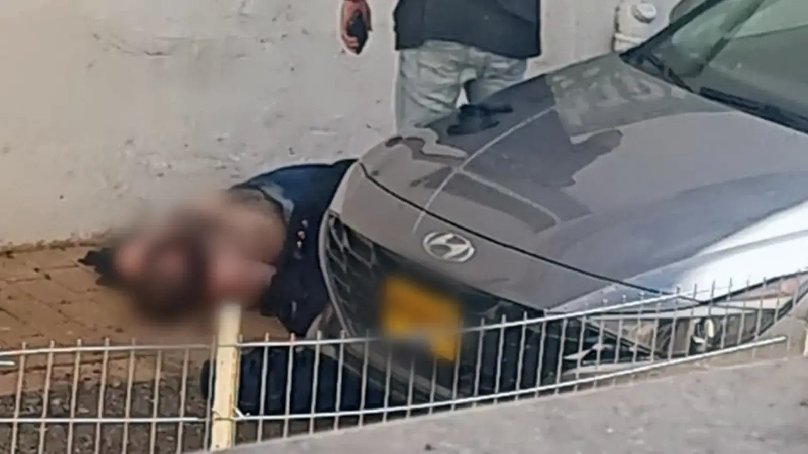 תפיסת המחבל בזירת הפיגוע בחדרה,9 באוקטובר 2024 תפיסת המחבל בזירת הפיגוע בחדרה,9 באוקטובר 2024