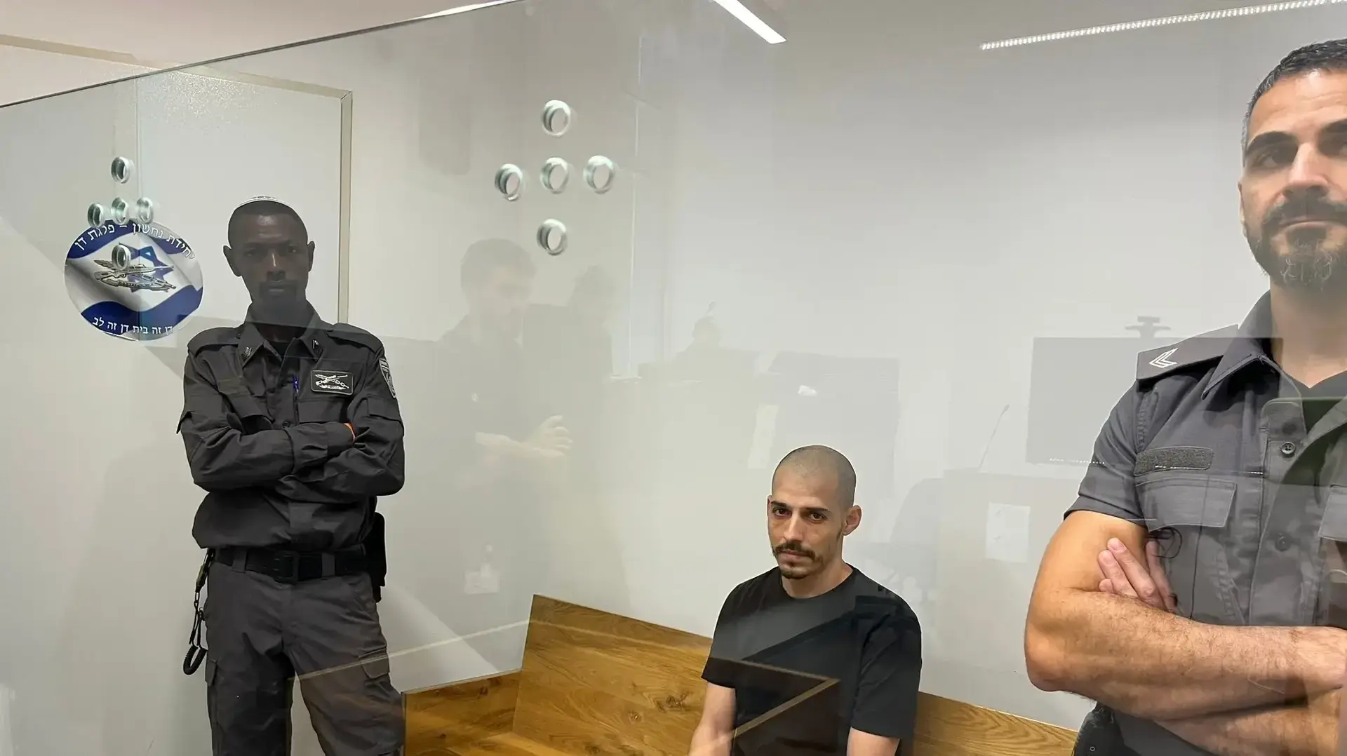 רועי יפרח נאשם שהתחזה ללוחם ולשוטר וגנב נשק. ביהמ"ש מחוזי תל אביב