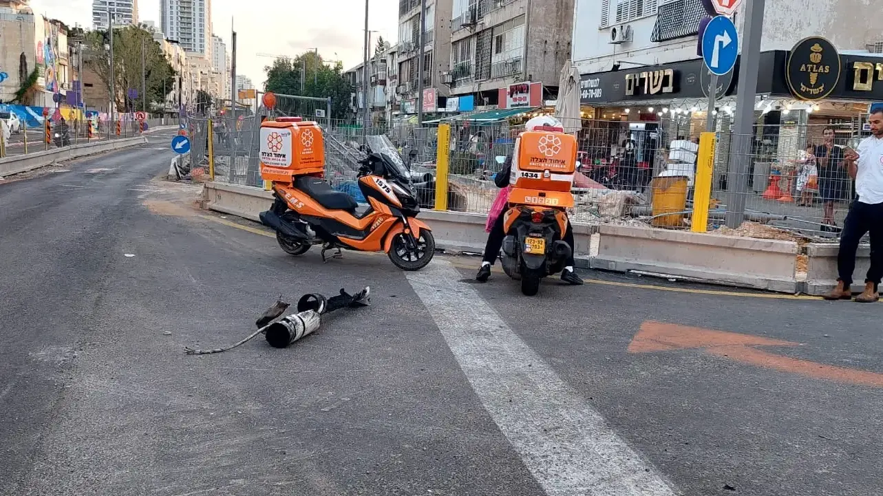 נפילת רסיס בחולון נפילת רסיס בחולון