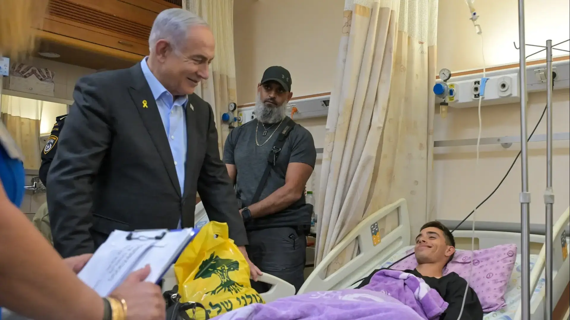 ראש הממשלה בנימין נתניהו ביקר בבא״ח גולני, שספג פגיעת כטב״ם של ארגון הטרור חיזבאללה. 14 באוקטובר 2024 ראש הממשלה בנימין נתניהו ביקר בבא״ח גולני, שספג פגיעת כטב״ם של ארגון הטרור חיזבאללה. 14 באוקטובר 2024