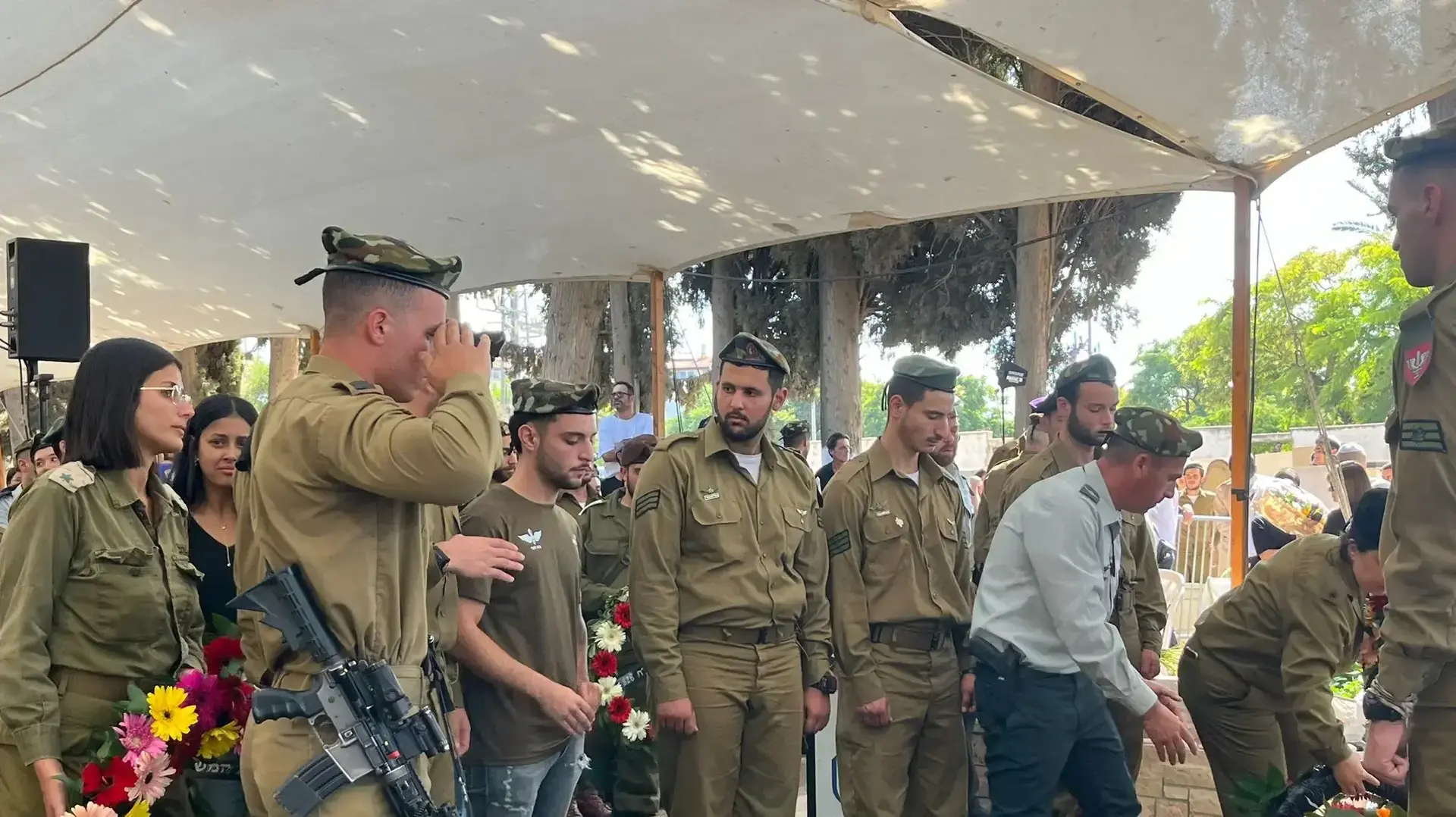 הלוויתו של סמל קורן ביתן בבית העלמין בראש העין