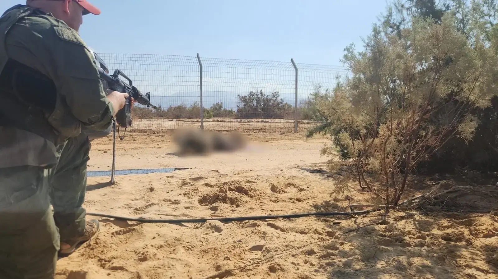 זירת האירוע בו כוח צה"ל ניטרל שני מחבלים שפתחו בירי לעבר הכוח. דרום לים המלח. 18 באוקטובר 2024 זירת האירוע בו כוח צה"ל ניטרל שני מחבלים שפתחו בירי לעבר הכוח. דרום לים המלח. 18 באוקטובר 2024