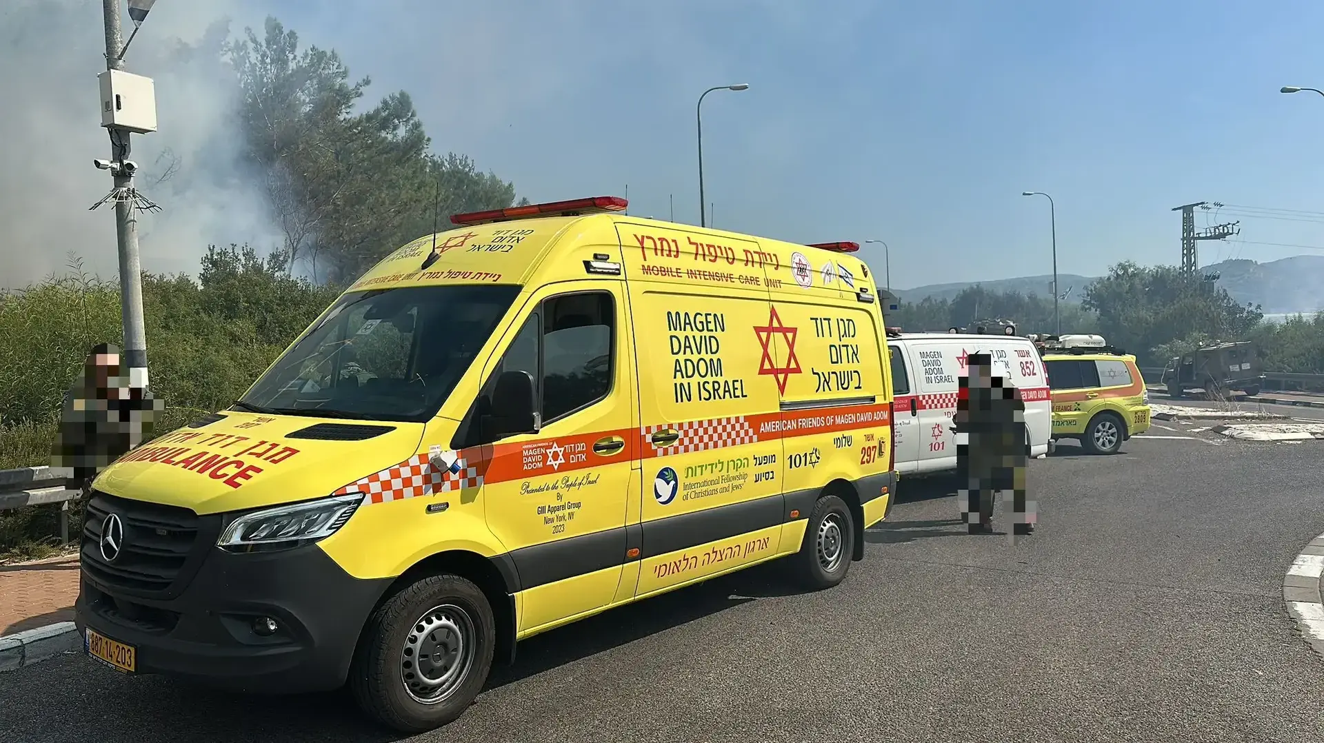 אמבולנס של מד"א בזירת נפילה