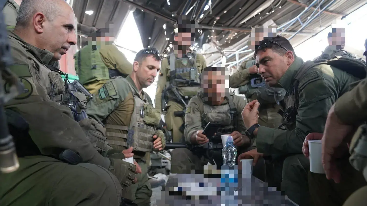 תא"ל איציק כהן בהערכת מצב בצפון עזה. 20 באוקטובר 2024 תא"ל איציק כהן בהערכת מצב בצפון עזה. 20 באוקטובר 2024