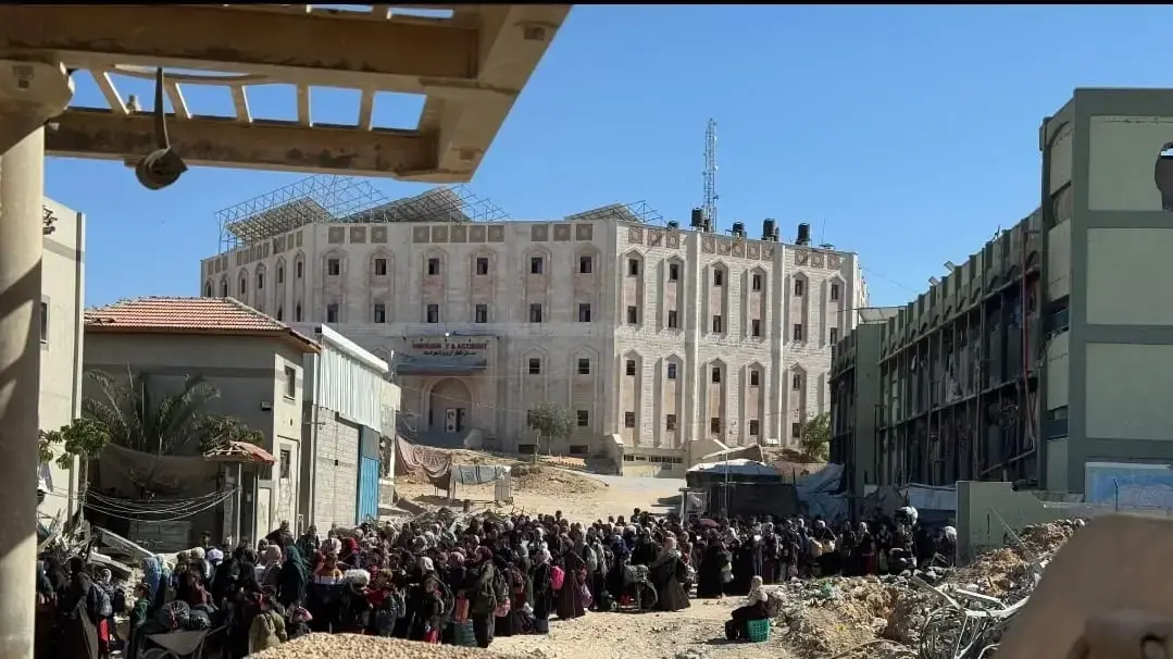 כ-5000 מתושבי ג'באליה החליטו לצאת החוצה ולנוע דרומה חרף האיומים והאלימות שהפעילו נגדם פעילי חמאס כ-5000 מתושבי ג'באליה החליטו לצאת החוצה ולנוע דרומה חרף האיומים והאלימות שהפעילו נגדם פעילי חמאס