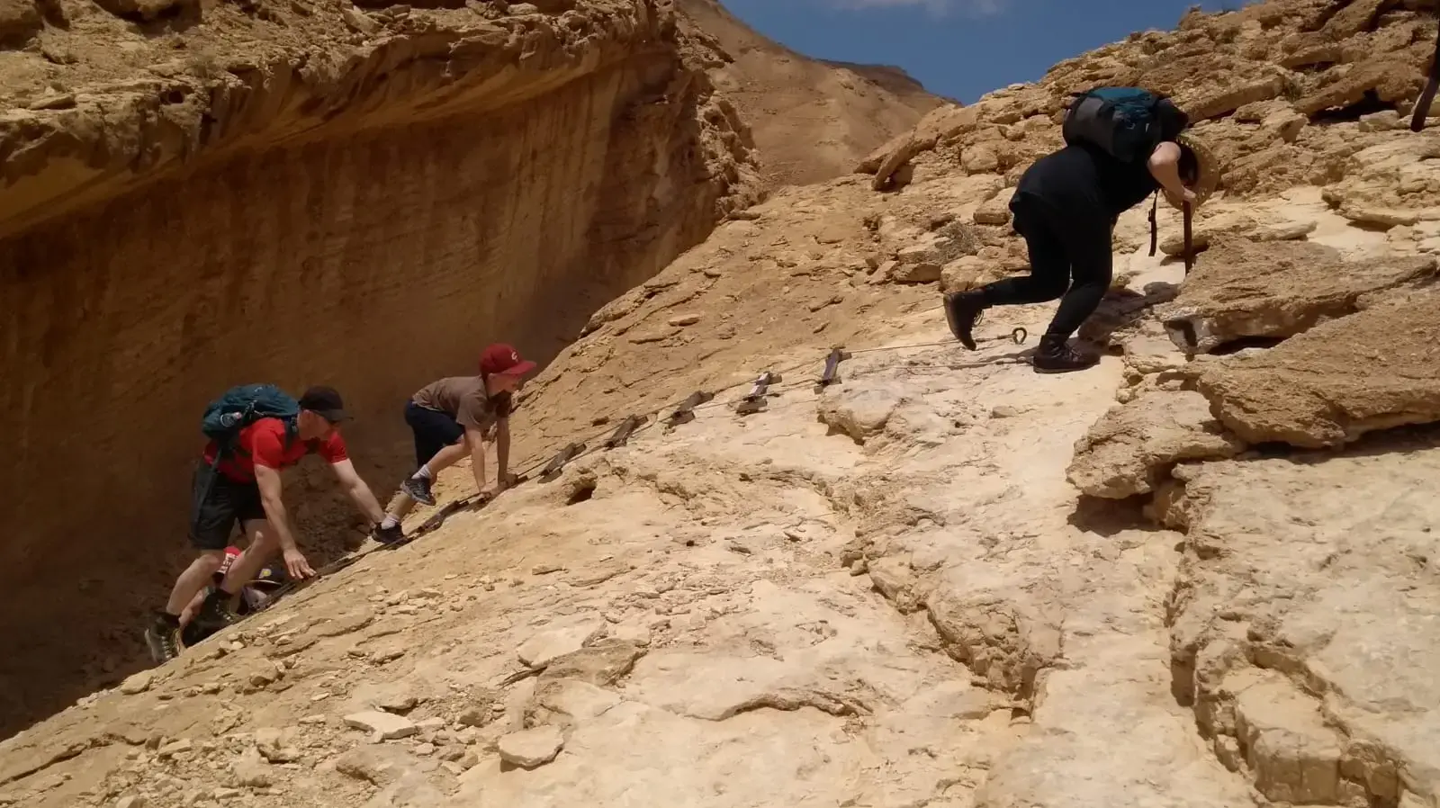 מעל הקניון בנחל גוב מעל הקניון בנחל גוב