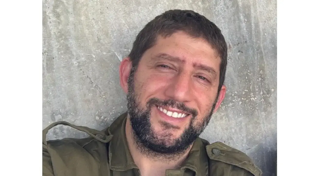 מרדכי חיים אמויאל, מלוד, לוחם בגדוד 222, חטיבת כרמלי נפל בקרב בדרום לבנון, בן 42 בנופלו מרדכי חיים אמויאל, מלוד, לוחם בגדוד 222, חטיבת כרמלי נפל בקרב בדרום לבנון, בן 42 בנופלו