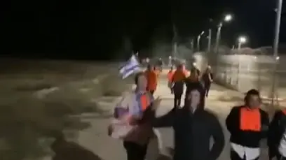 אזרחים ישראלים מנסים להיכנס לרצועת עזה 25.10.24 אזרחים ישראלים מנסים להיכנס לרצועת עזה 25.10.24