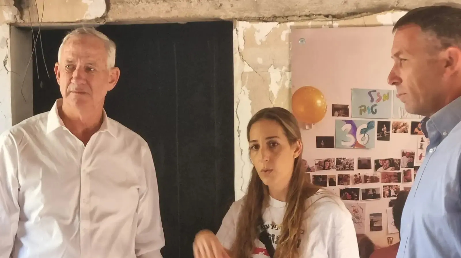בני גנץ, סיור לרגל יום הזיכרון הממלכתי, ניר עוז, 27 באוקטובר 2024 בני גנץ, סיור לרגל יום הזיכרון הממלכתי, ניר עוז, 27 באוקטובר 2024