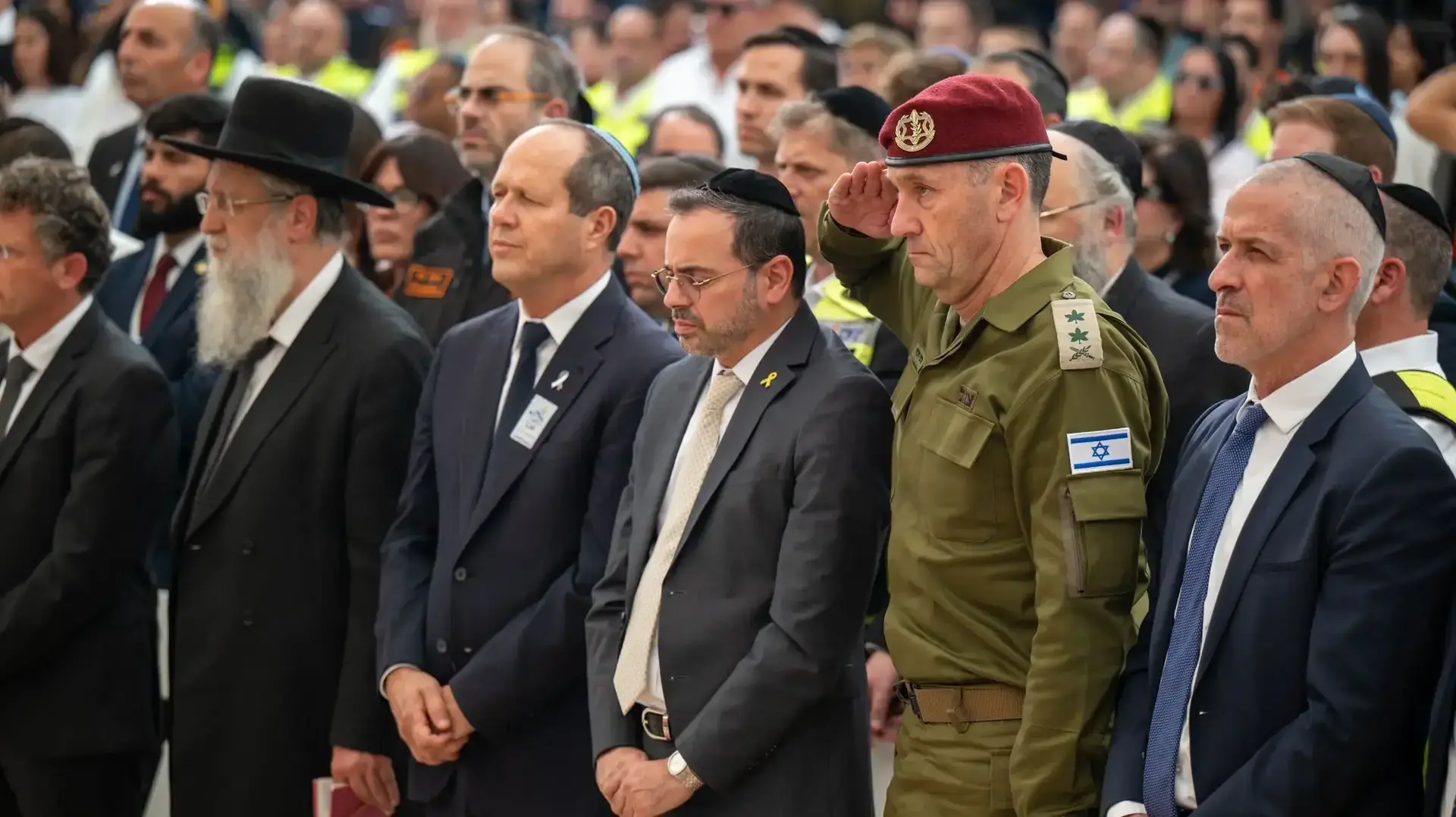 הרמטכ״ל בטקס האזכרה הממלכתי לחללי מלחמת ״חרבות ברזל״ , הר הרצל , 27 באוקטובר 2024 הרמטכ״ל בטקס האזכרה הממלכתי לחללי מלחמת ״חרבות ברזל״ , הר הרצל , 27 באוקטובר 2024