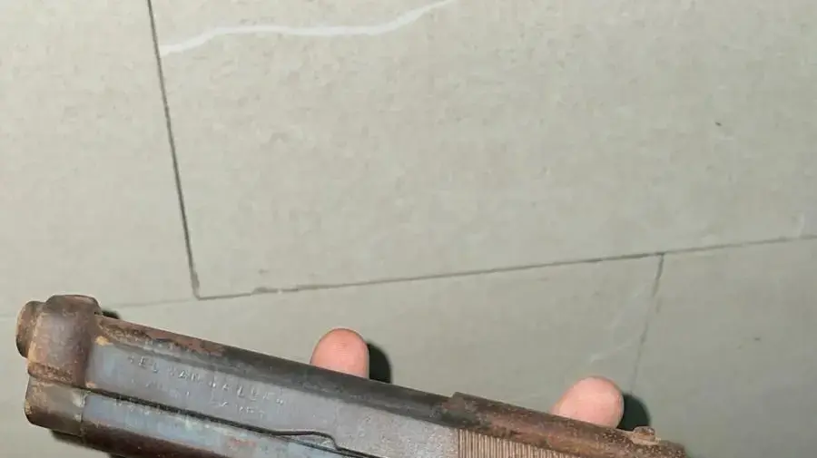 תמונות של אמצעי הלחימה שאותרו בבית החולים ובסביבת תמונות של אמצעי הלחימה שאותרו בבית החולים ובסביבת