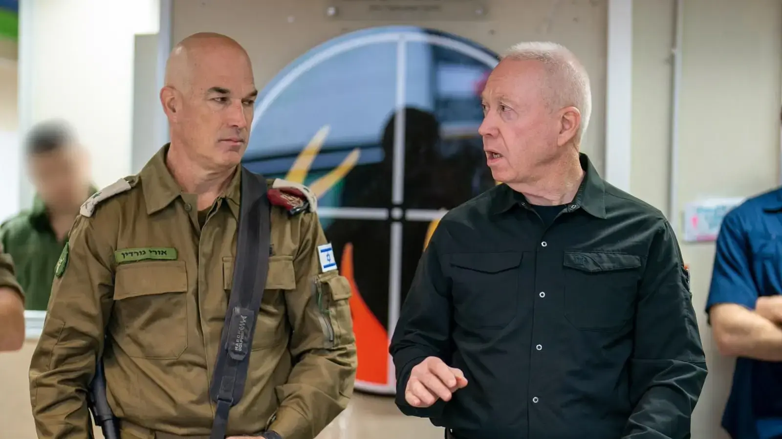 שר הביטחון גלנט במרכז האש של פיקוד הצפון. 29 באוקטובר 2024 שר הביטחון גלנט במרכז האש של פיקוד הצפון. 29 באוקטובר 2024