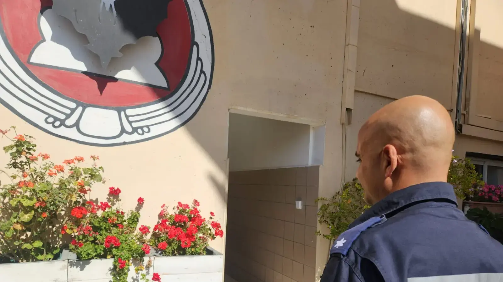 רס"ן ר', ראש תחום חימוש בבסיס רמון. רס"ן ר', ראש תחום חימוש בבסיס רמון.