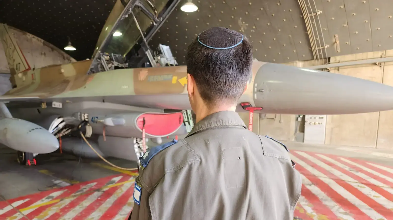 רס"ן במיל' נ'. טייס הקרב ומוביל רביעיית מטוסי אף 16 שתקף באיראן רס"ן במיל' נ'. טייס הקרב ומוביל רביעיית מטוסי אף 16 שתקף באיראן